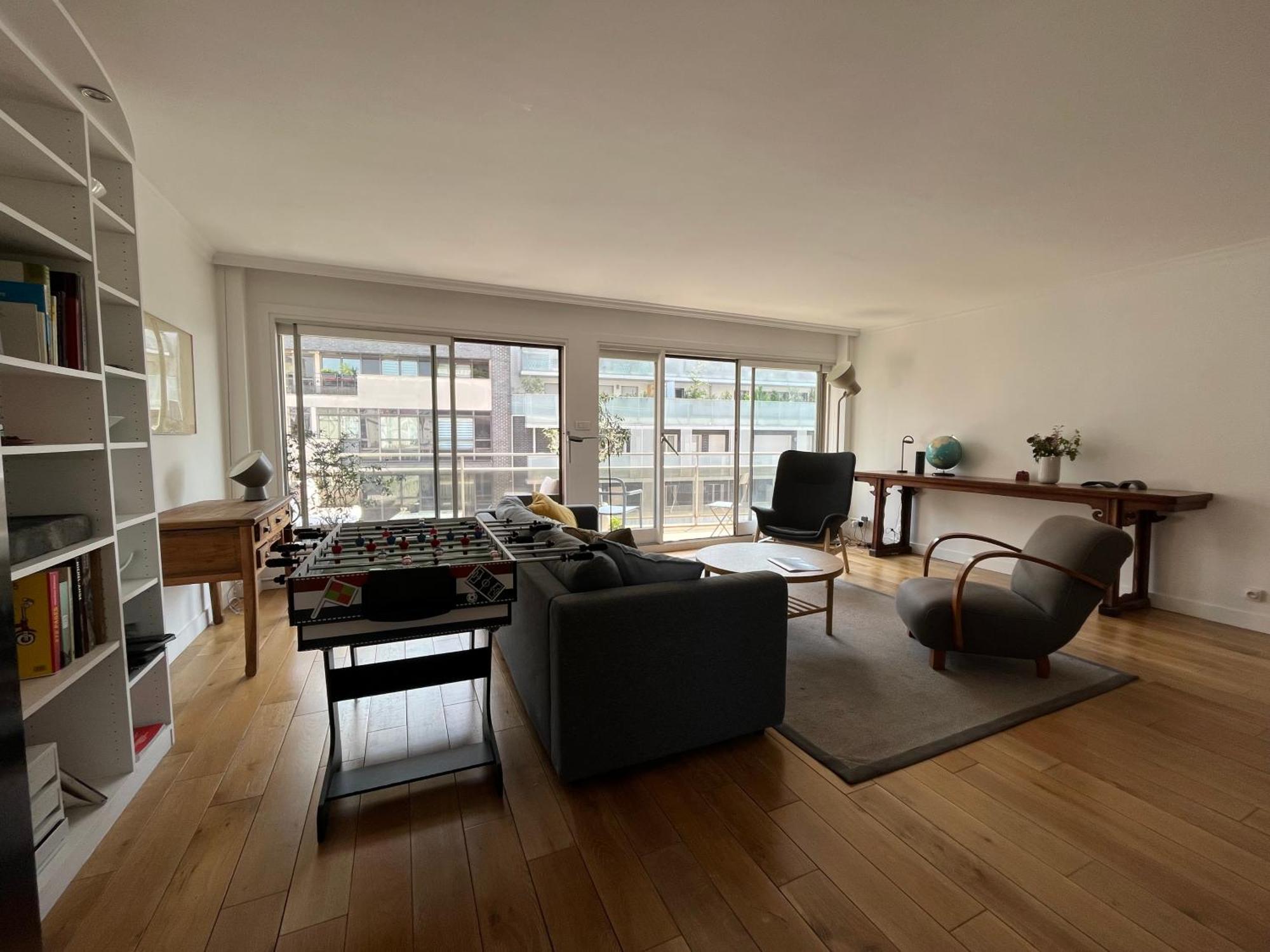 Grand Bright Appartment-4bdr-130m2 Apartment *